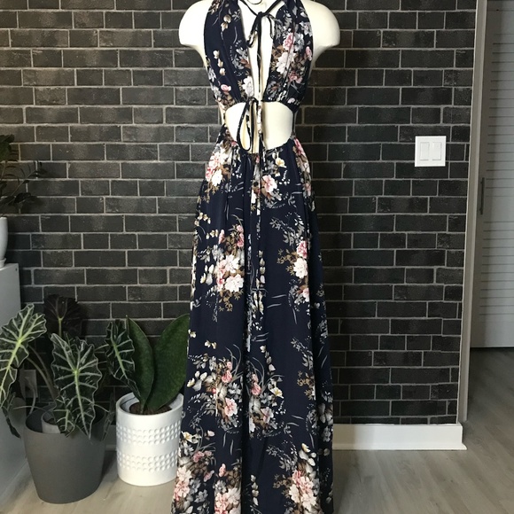 Crisscross Cut Out Front Tie Back Floral Halter Dress - Picture 2 of 16